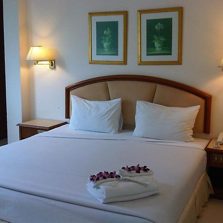 Smile Inn Patong Екстериор снимка