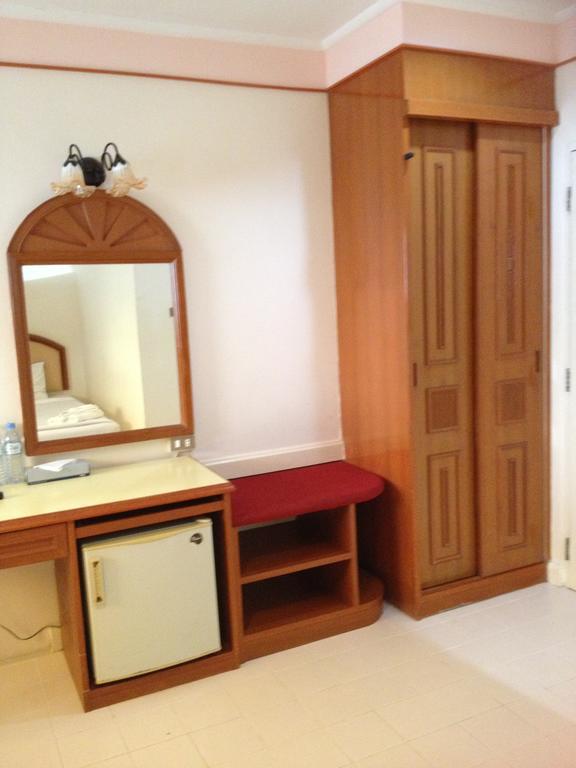 Smile Inn Patong Екстериор снимка