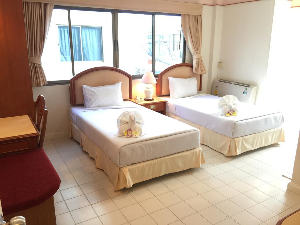 Smile Inn Patong Екстериор снимка