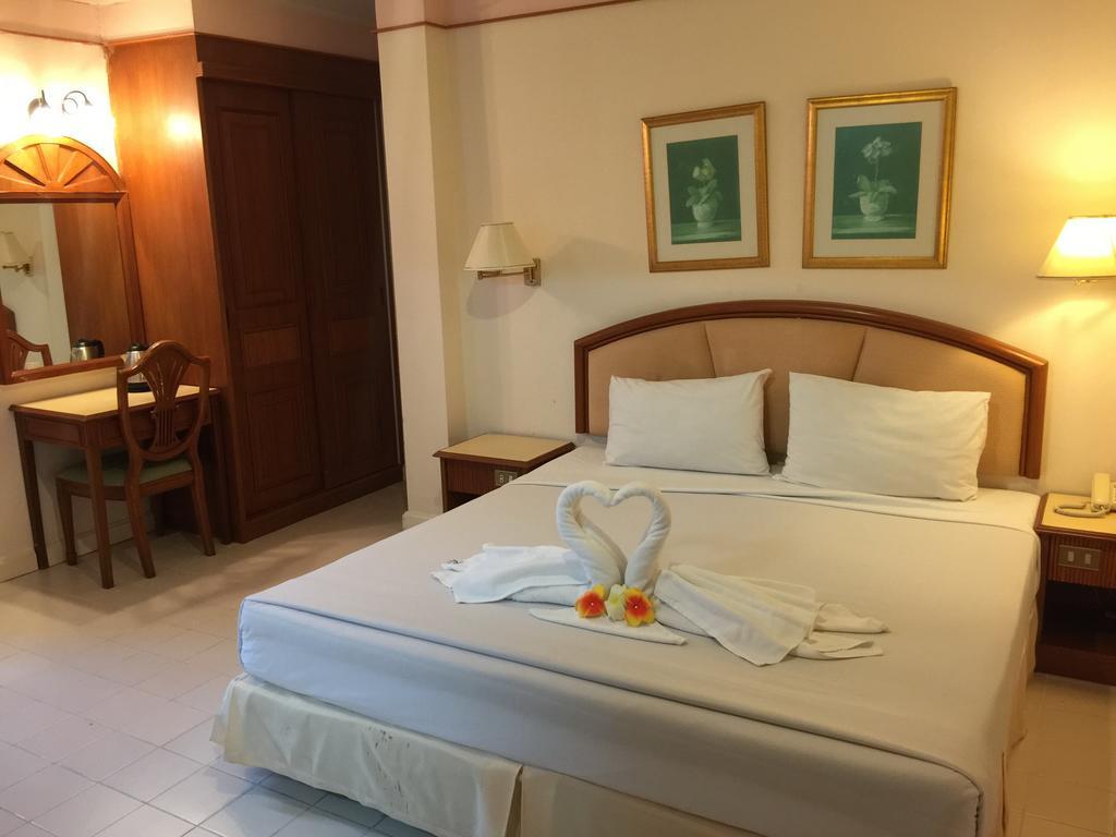 Smile Inn Patong Екстериор снимка