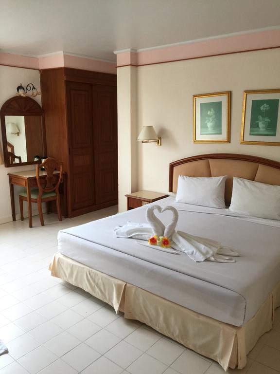 Smile Inn Patong Екстериор снимка