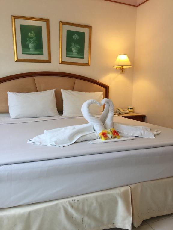 Smile Inn Patong Екстериор снимка