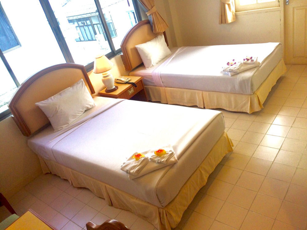 Smile Inn Patong Екстериор снимка