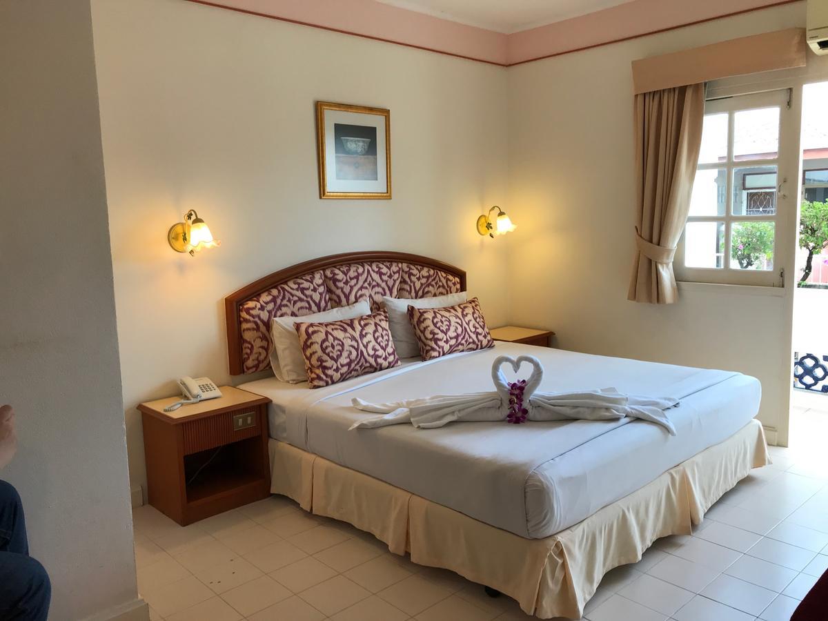 Smile Inn Patong Екстериор снимка
